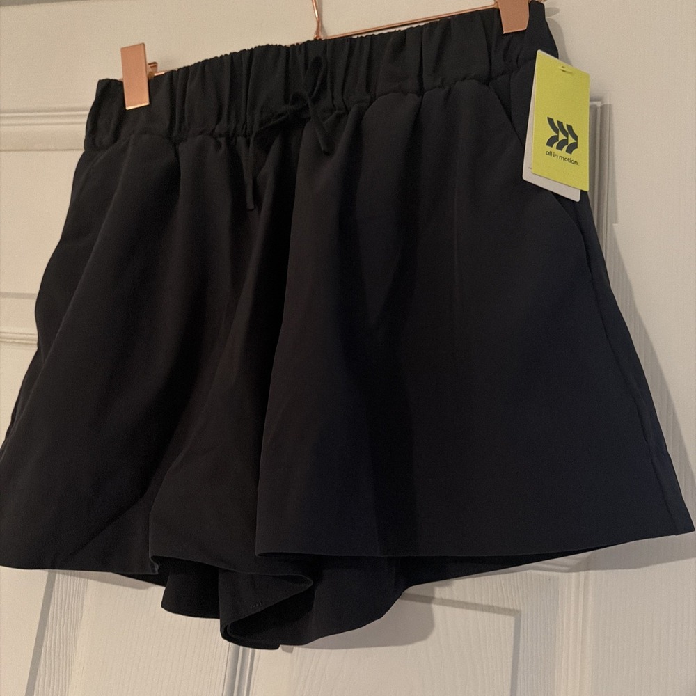 Women's Active Light High-Rise Wide Leg Shorts 3.5" - All In Motion Size Medium - Picture 8 of 12